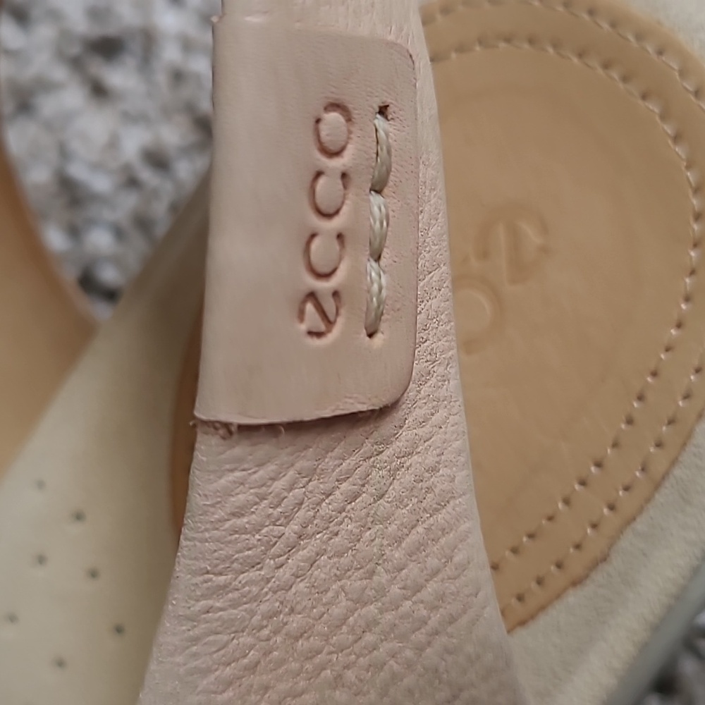 Ecco Women's Tan Strap Sandals Size 39/ 8.5 - Picture 5 of 9
